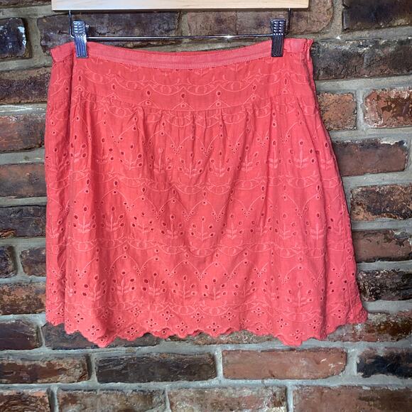 Max Studio Red Eyelet Embroidered Scalloped Mini Side-Zip Skirt Women's Size 6 - Picture 1 of 7